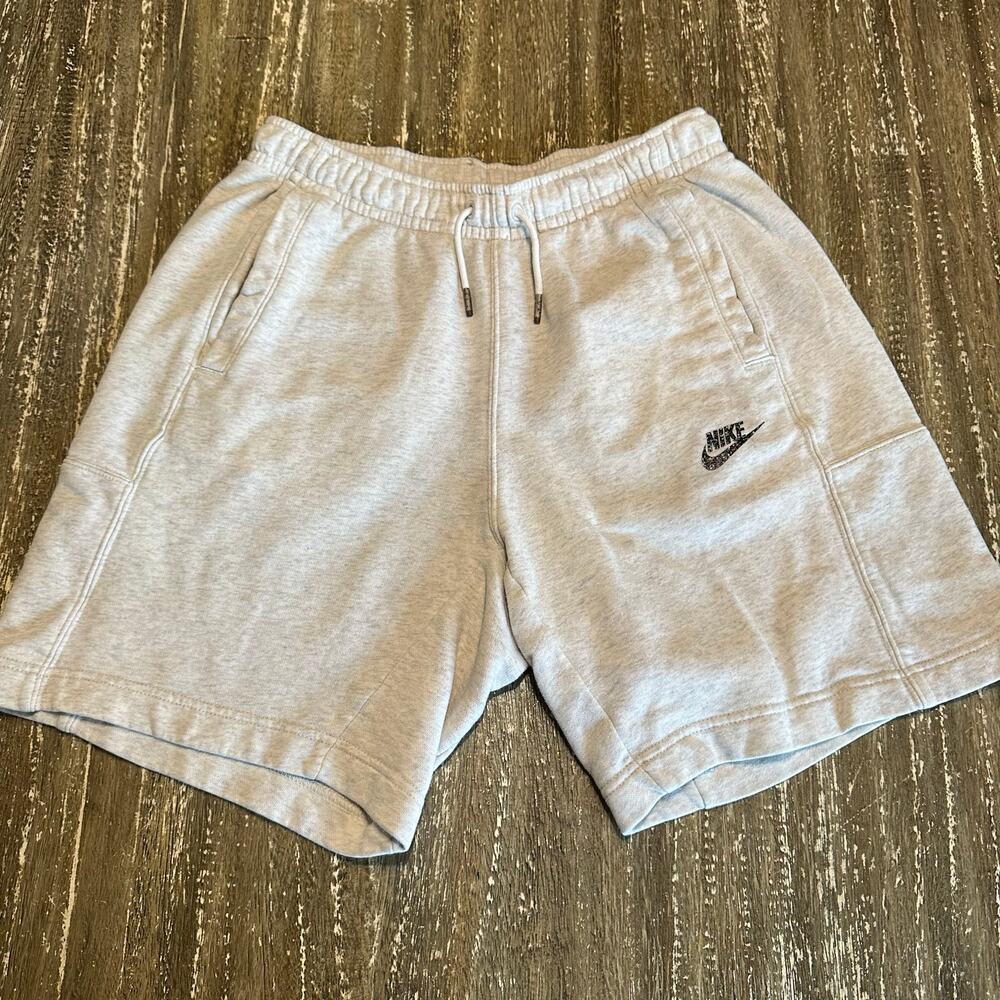 Nike Grind Fleece 8” Sweat Shorts Sportswear Standard Fit Recycled Oat Mens M